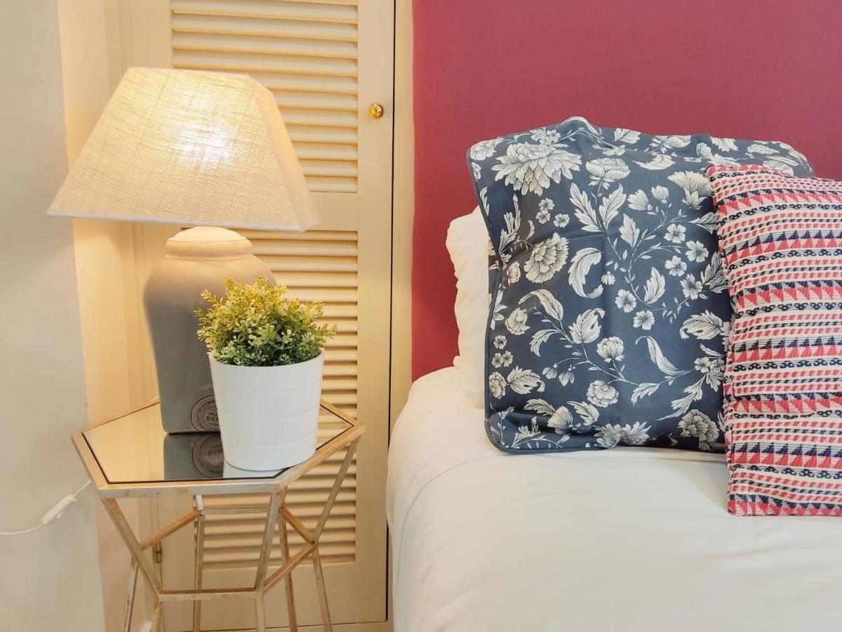 Homeyseville-Bright Apartment At Santa Cruz 4 Pax, Parking Optional Экстерьер фото