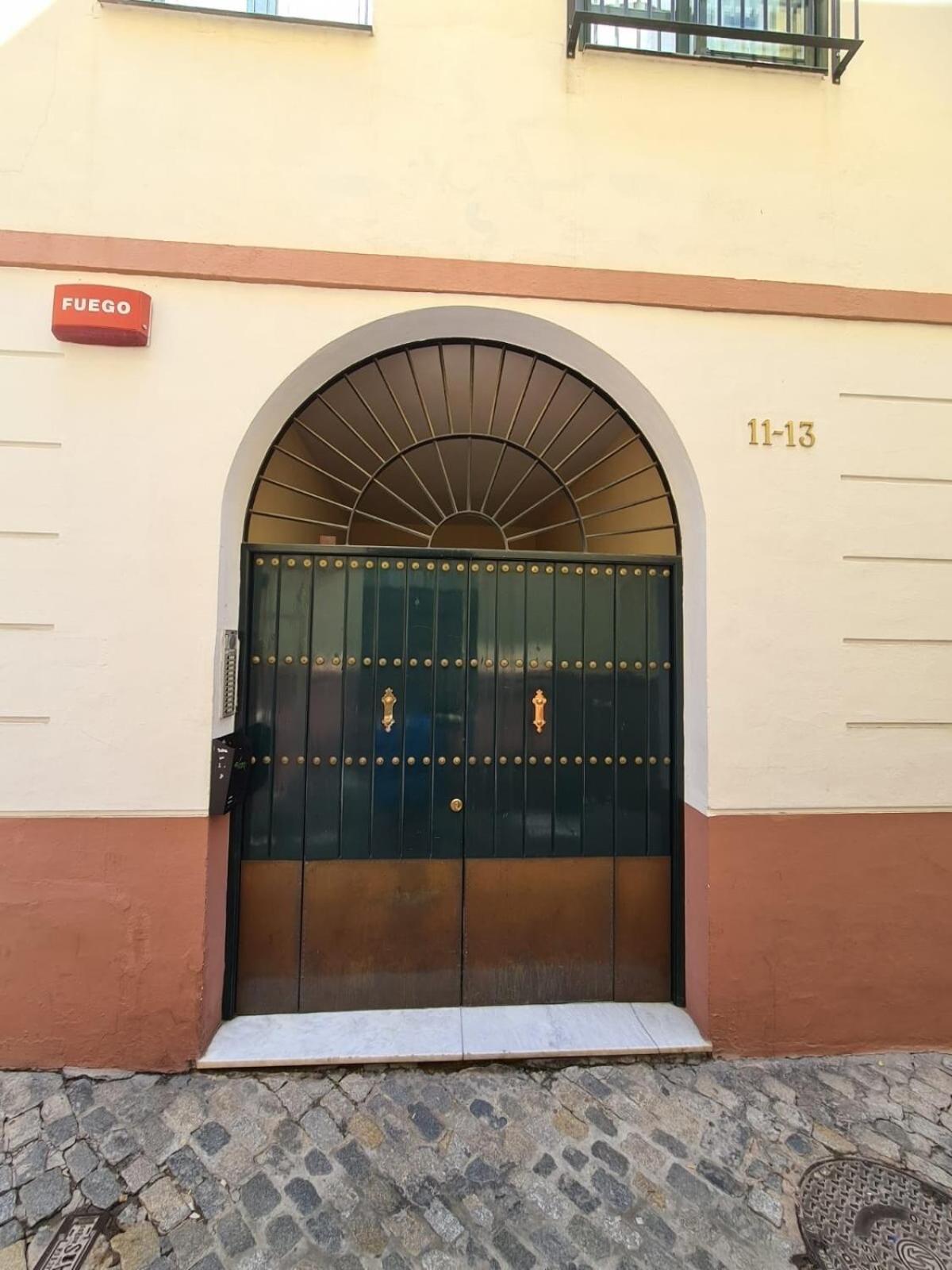 Homeyseville-Bright Apartment At Santa Cruz 4 Pax, Parking Optional Экстерьер фото